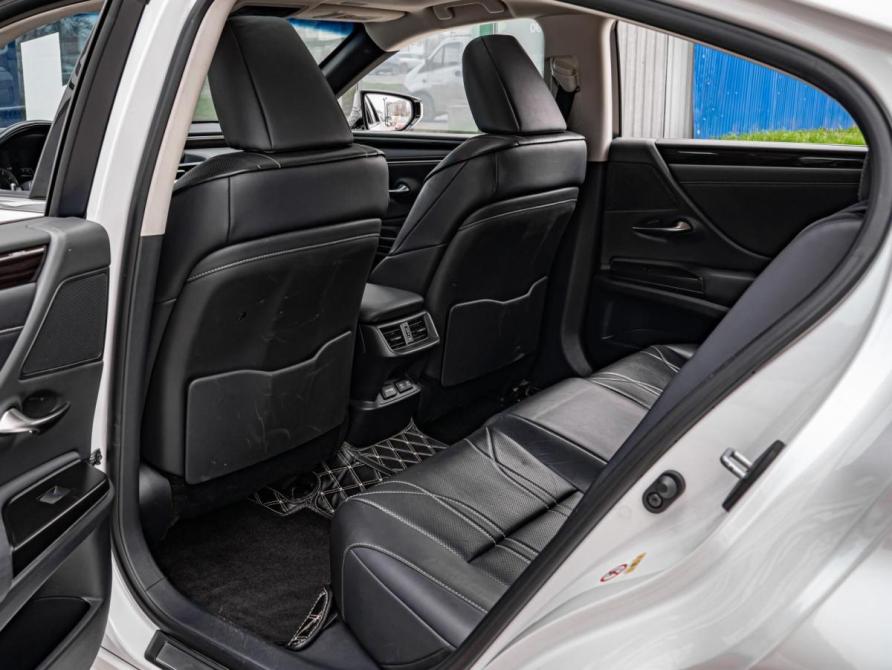 Lexus ES VII Краснодар  - изображение 11