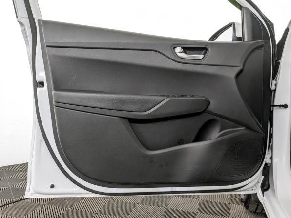 Hyundai Solaris II Рестайлинг с пробегом 2021 года, цена 1 595 000 рублей, 53862 км, седан, Автокод Объявления
