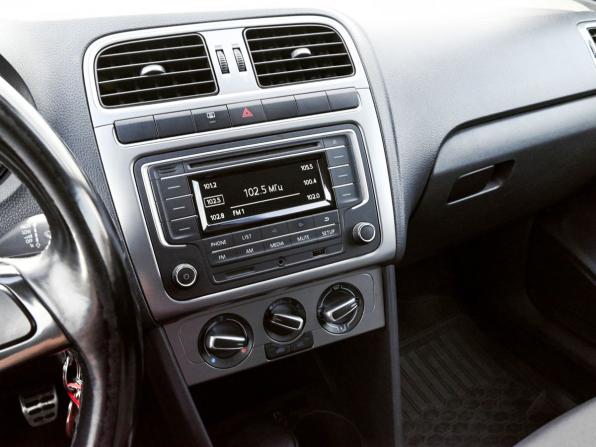 Volkswagen Polo V Рестайлинг с пробегом 2016 года, цена 1 149 000 рублей, 93654 км, седан, Автокод Объявления