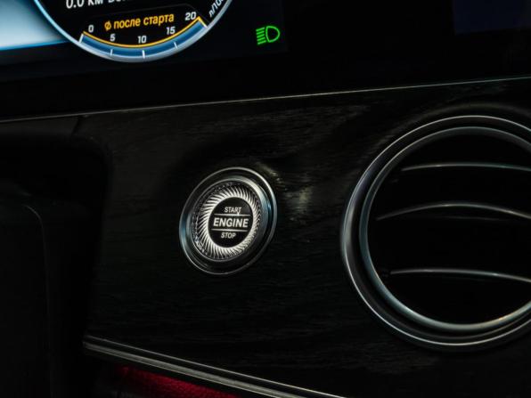 Mercedes-Benz E-Класс V (W213 S213 C238) с пробегом 2017 года, цена 2 495 000 рублей, 152643 км, седан, Автокод Объявления