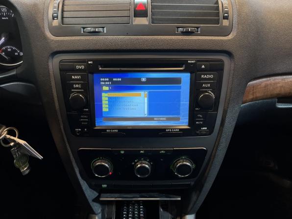 Skoda Octavia II (A5) Рестайлинг с пробегом 2011 года, цена 588 000 рублей, 284604 км, лифтбек, Автокод Объявления