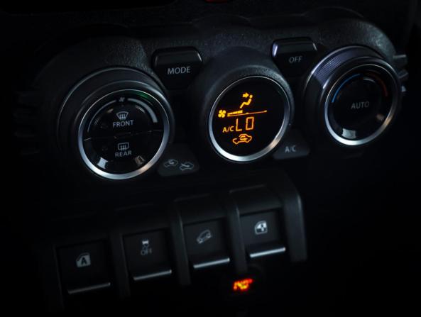 Suzuki Jimny IV с пробегом 2020 года, цена 3 095 000 рублей, 41000 км, внедорожник, Автокод Объявления