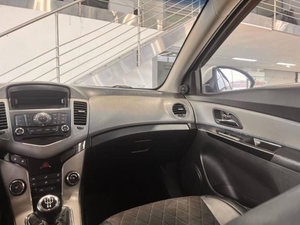 Chevrolet Cruze I Рестайлинг с пробегом 2012 года, цена 599 900 рублей, 195000 км, хэтчбек, Автокод Объявления