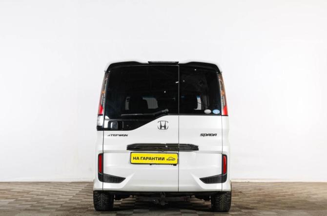 Honda Stepwgn V с пробегом 2016 года, цена 2 029 000 рублей, 191000 км, минивэн, Автокод Объявления
