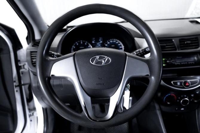 Hyundai Solaris I Рестайлинг с пробегом 2015 года, цена 849 000 рублей, 110446 км, хэтчбек, Автокод Объявления