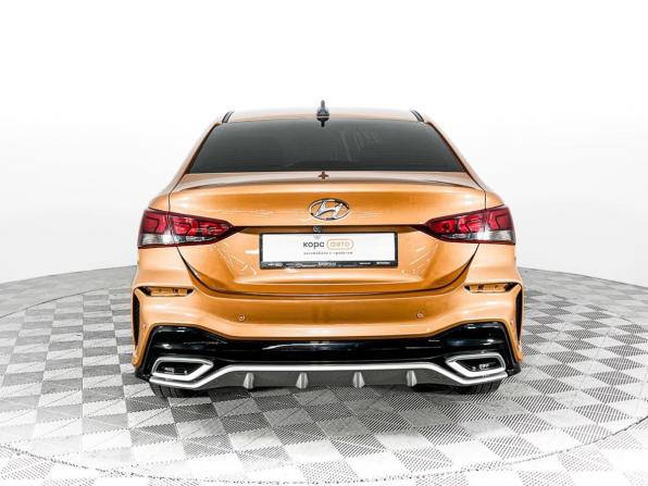 Hyundai Solaris II с пробегом 2018 года, цена 899 000 рублей, 124518 км, седан, Автокод Объявления
