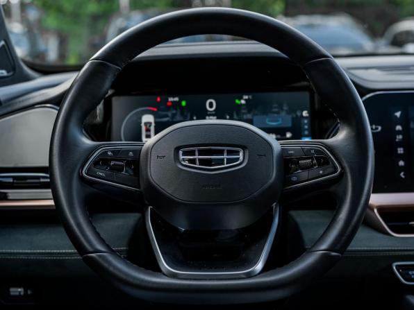 Geely Monjaro I с пробегом 2023 года, цена 2 670 000 рублей, 125517 км, внедорожник, Автокод Объявления