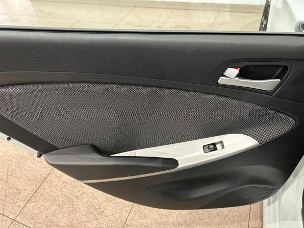 Hyundai Solaris I с пробегом 2012 года, цена 639 000 рублей, 153953 км, седан, Автокод Объявления