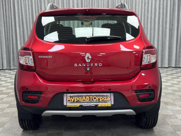 Renault Sandero II с пробегом 2015 года, цена 1 395 000 рублей, 4812 км, хэтчбек, Автокод Объявления