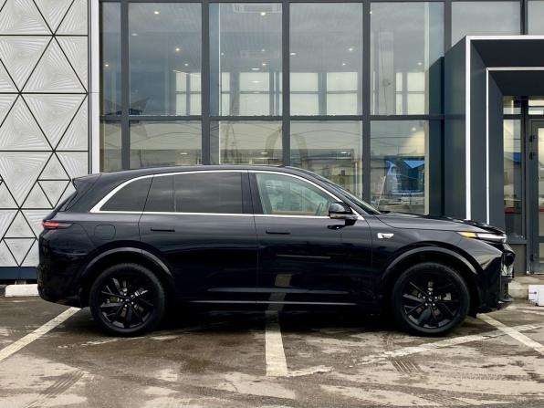 Li Auto (Lixiang) L7 I с пробегом 2024 года, цена 6 528 000 рублей, 6815 км, внедорожник, Автокод Объявления
