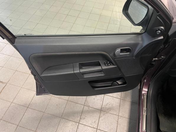 Ford Fusion I Рестайлинг с пробегом 2011 года, цена 499 000 рублей, 176500 км, хэтчбек, Автокод Объявления