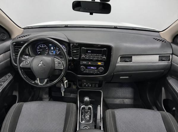 Mitsubishi Outlander III Рестайлинг 3 с пробегом 2018 года, цена 1 999 000 рублей, 147000 км, внедорожник, Автокод Объявления
