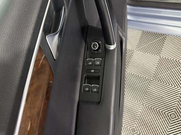 Volkswagen Passat B7 с пробегом 2011 года, цена 1 150 000 рублей, 269231 км, седан, Автокод Объявления