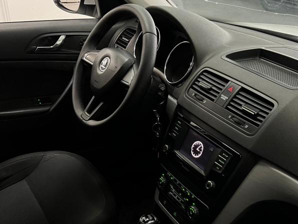 Skoda Yeti I Рестайлинг с пробегом 2017 года, цена 930 000 рублей, 343000 км, внедорожник, Автокод Объявления