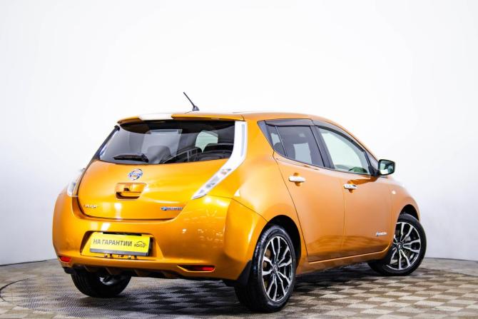 Nissan Leaf I (ZE0/AZE0) с пробегом 2015 года, цена 999 000 рублей, 108000 км, хэтчбек, Автокод Объявления