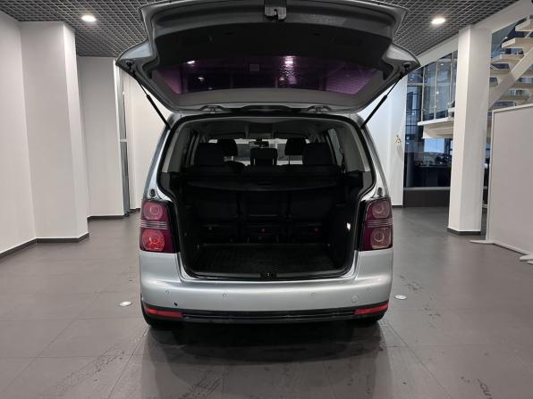 Volkswagen Touran I Рестайлинг с пробегом 2010 года, цена 584 000 рублей, 254263 км, компактвэн, Автокод Объявления