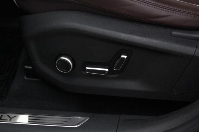 Geely Monjaro I с пробегом 2023 года, цена 2 990 000 рублей, 88991 км, внедорожник, Автокод Объявления