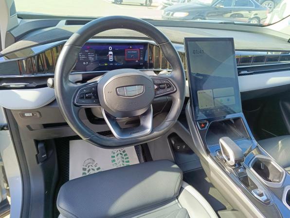 Geely Atlas II с пробегом 2023 года, цена 2 310 000 рублей, 45892 км, внедорожник, Автокод Объявления