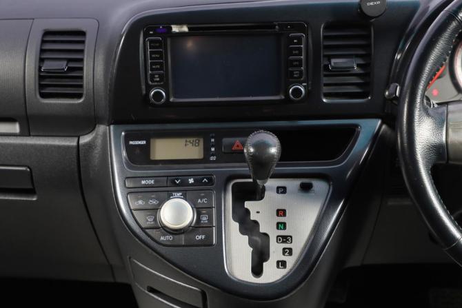 Toyota Wish I Рестайлинг с пробегом 2008 года, цена 949 000 рублей, 197000 км, компактвэн, Автокод Объявления