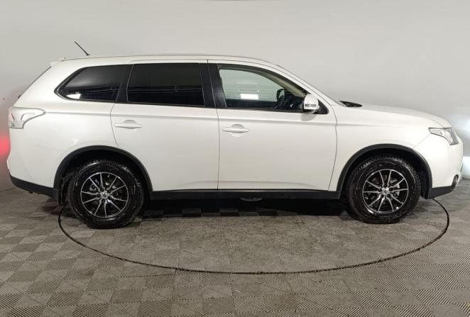 Mitsubishi Outlander III с пробегом 2014 года, цена 1 415 000 рублей, 181692 км, внедорожник, Автокод Объявления