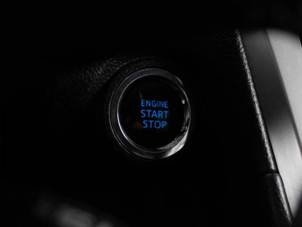 Toyota Camry VII (XV50) Рестайлинг с пробегом 2015 года, цена 1 870 000 рублей, 295029 км, седан, Автокод Объявления