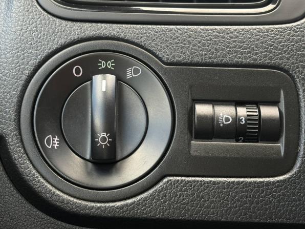 Volkswagen Polo V Рестайлинг с пробегом 2017 года, цена 879 000 рублей, 169891 км, седан, Автокод Объявления