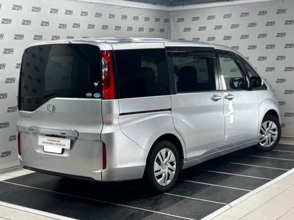 Honda Stepwgn V с пробегом 2016 года, цена 1 515 000 рублей, 181000 км, минивэн, Автокод Объявления