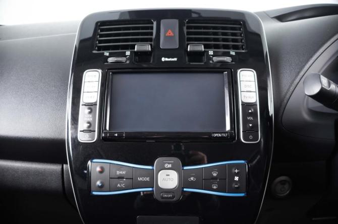Nissan Leaf I (ZE0/AZE0) с пробегом 2016 года, цена 1 369 000 рублей, 102400 км, хэтчбек, Автокод Объявления