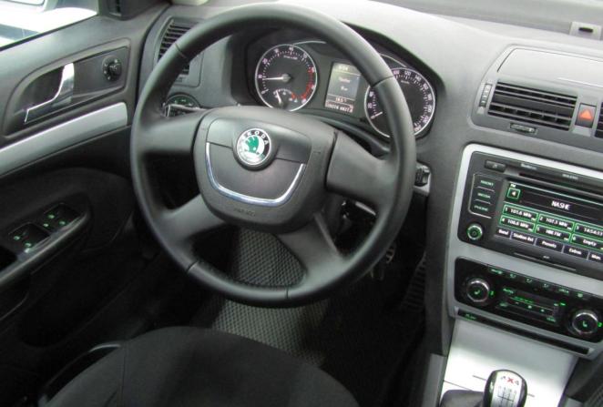 Skoda Octavia II (A5) Рестайлинг с пробегом 2010 года, цена 889 000 рублей, 220274 км, универсал, Автокод Объявления