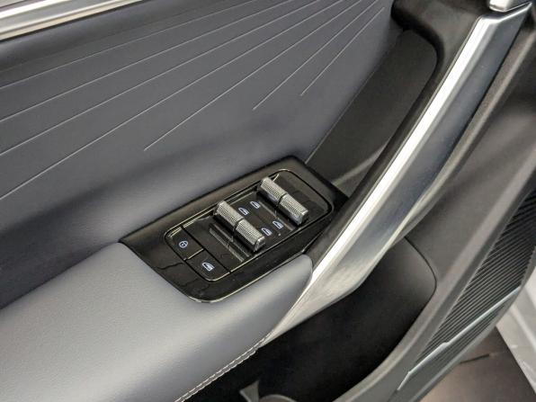 Geely Atlas II с пробегом 2025 года, цена 3 330 000 рублей, 2623 км, внедорожник, Автокод Объявления