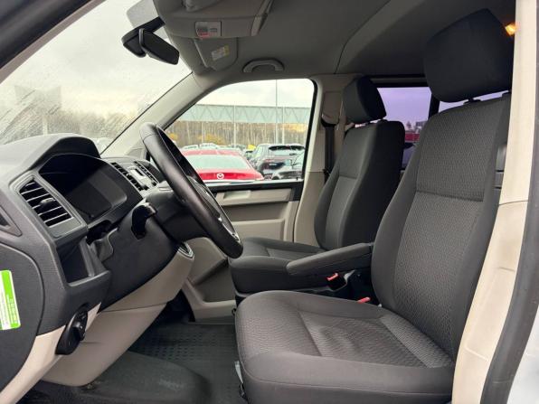 Volkswagen Caravelle T6 с пробегом 2015 года, цена 2 995 000 рублей, 132336 км, минивэн, Автокод Объявления