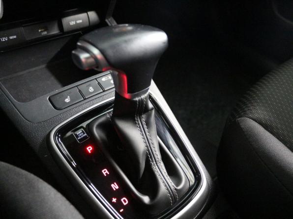 Kia Rio IV Рестайлинг с пробегом 2021 года, цена 1 690 000 рублей, 77118 км, седан, Автокод Объявления