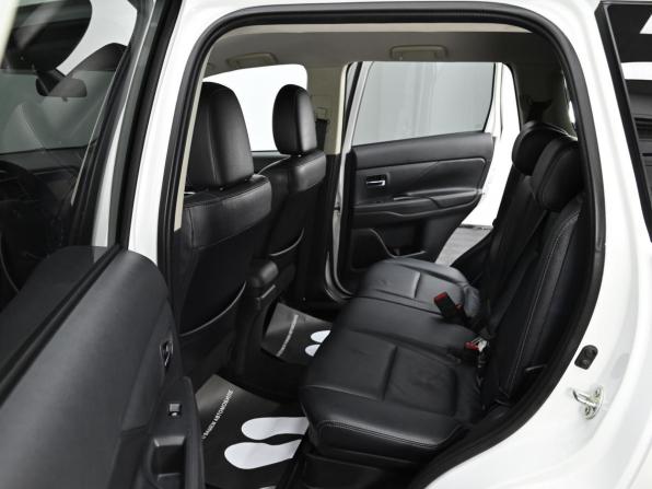 Mitsubishi Outlander III Рестайлинг 2 с пробегом 2016 года, цена 1 699 000 рублей, 102000 км, внедорожник, Автокод Объявления