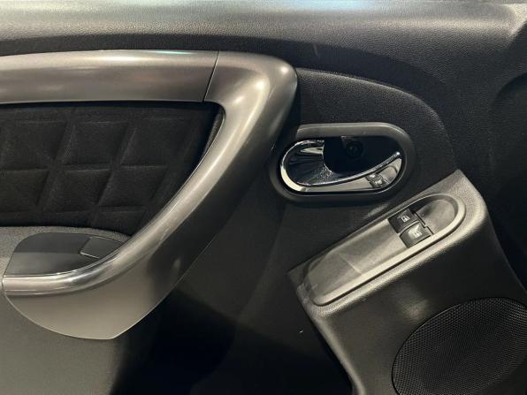 Renault Duster I Рестайлинг с пробегом 2015 года, цена 1 035 000 рублей, 177263 км, внедорожник, Автокод Объявления
