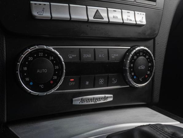 Mercedes-Benz C-Класс III (W204) Рестайлинг с пробегом 2012 года, цена 1 819 000 рублей, 197020 км, седан, Автокод Объявления