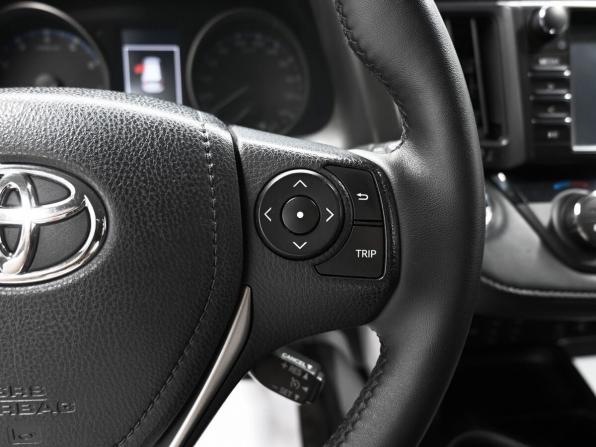Toyota RAV4 IV (XA40) Рестайлинг с пробегом 2018 года, цена 2 295 000 рублей, 143399 км, внедорожник, Автокод Объявления
