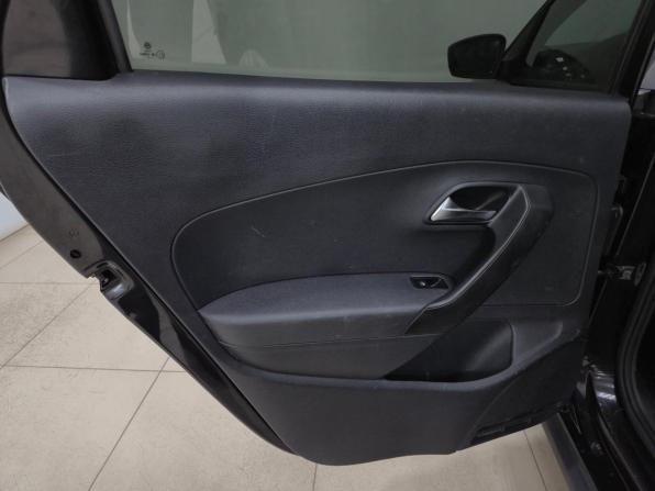 Volkswagen Polo V с пробегом 2015 года, цена 690 000 рублей, 223926 км, седан, Автокод Объявления
