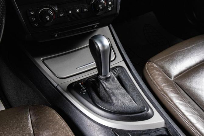 BMW 1 серии I (E81/E82/E87/E88) с пробегом 2006 года, цена 749 000 рублей, 307038 км, хэтчбек, Автокод Объявления