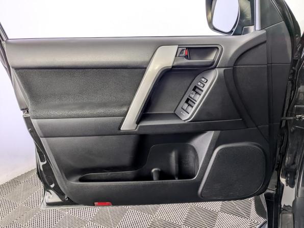 Toyota Land Cruiser Prado 150 Series Рестайлинг 2 с пробегом 2019 года, цена 4 650 000 рублей, 153000 км, внедорожник, Автокод Объявления
