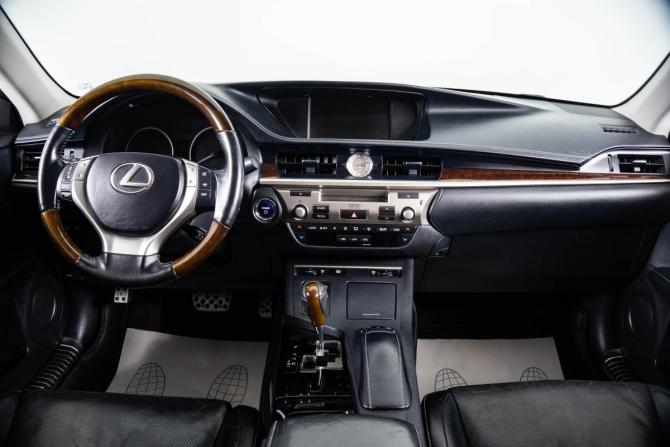 Lexus ES VI с пробегом 2012 года, цена 2 149 000 рублей, 182000 км, седан, Автокод Объявления
