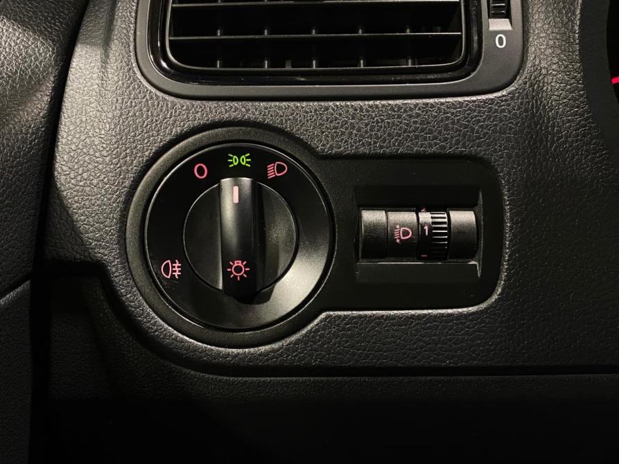 Volkswagen Polo V Рестайлинг Челябинск  - изображение 16
