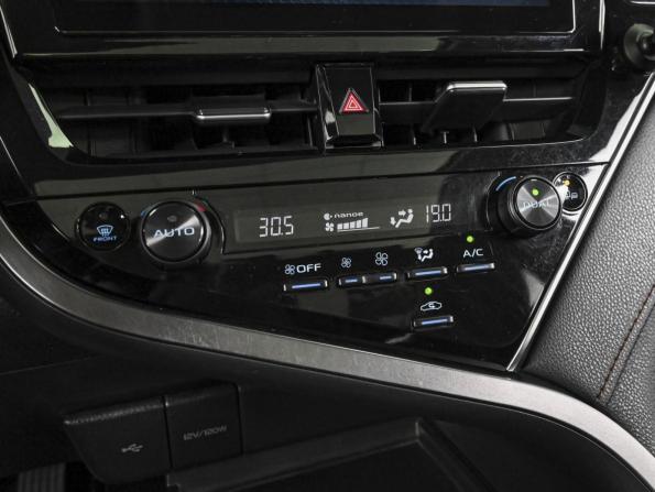 Toyota Camry VIII (XV70) Рестайлинг с пробегом 2022 года, цена 3 049 000 рублей, 49301 км, седан, Автокод Объявления