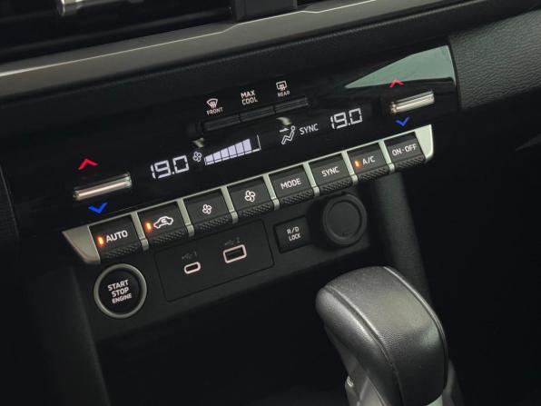 Mitsubishi L200 VI с пробегом 2024 года, цена 4 560 000 рублей, 50210 км, пикап, Автокод Объявления
