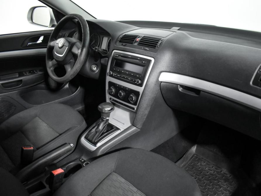 Skoda Octavia II (A5) Рестайлинг Санкт-Петербург  - изображение 13