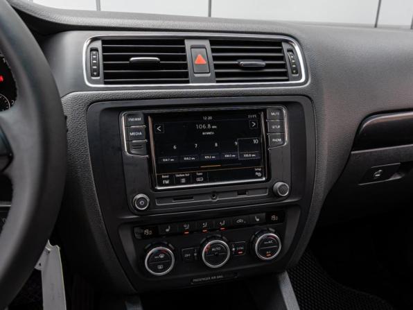 Volkswagen Jetta VI с пробегом 2013 года, цена 1 095 000 рублей, 183541 км, седан, Автокод Объявления