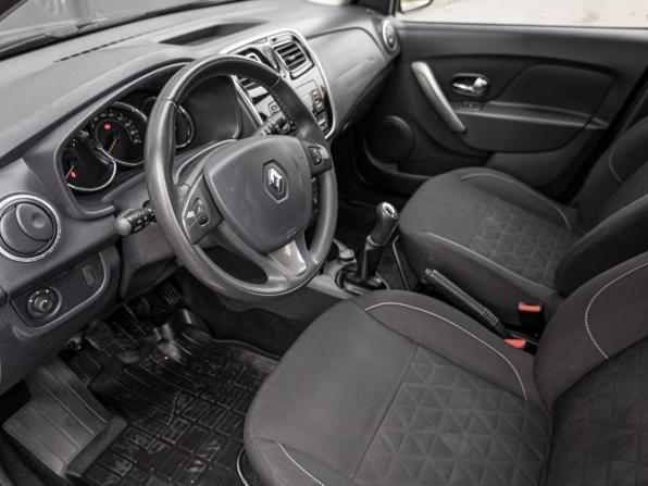 Renault Sandero II с пробегом 2017 года, цена 980 200 рублей, 105459 км, хэтчбек, Автокод Объявления