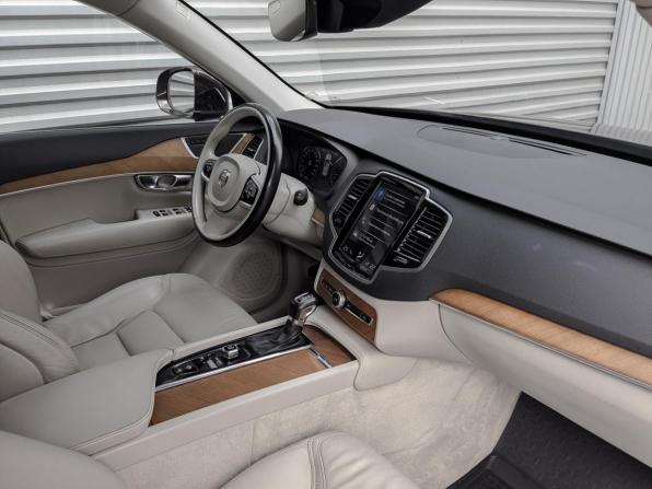 Volvo XC90 II с пробегом 2018 года, цена 3 245 000 рублей, 200505 км, внедорожник, Автокод Объявления