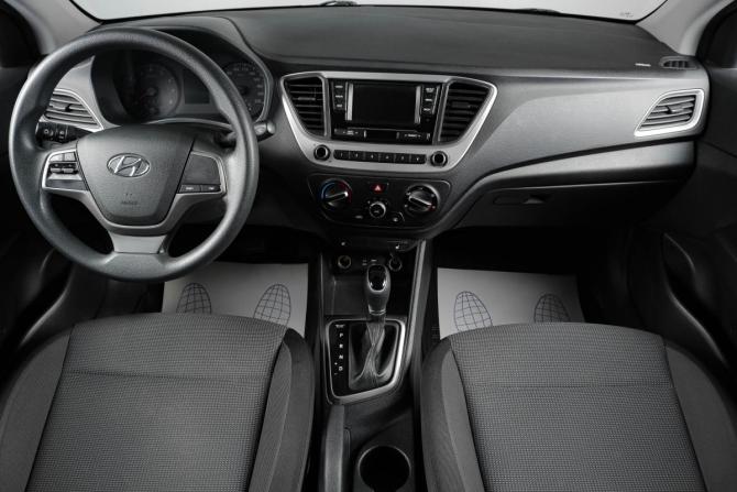 Hyundai Solaris II с пробегом 2017 года, цена 1 489 000 рублей, 111500 км, седан, Автокод Объявления