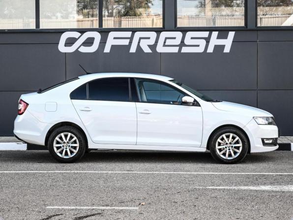 Skoda Rapid I Рестайлинг с пробегом 2017 года, цена 1 099 000 рублей, 102277 км, лифтбек, Автокод Объявления