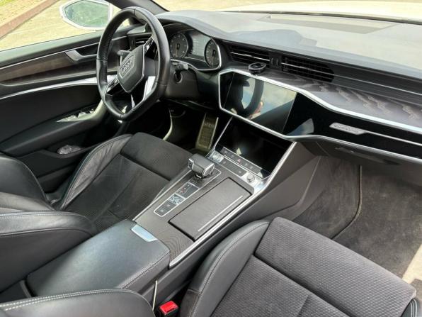 Audi A6 V (C8) с пробегом 2019 года, цена 3 599 000 рублей, 105800 км, седан, Автокод Объявления